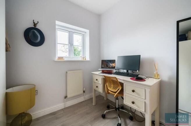 Bedroom/Study