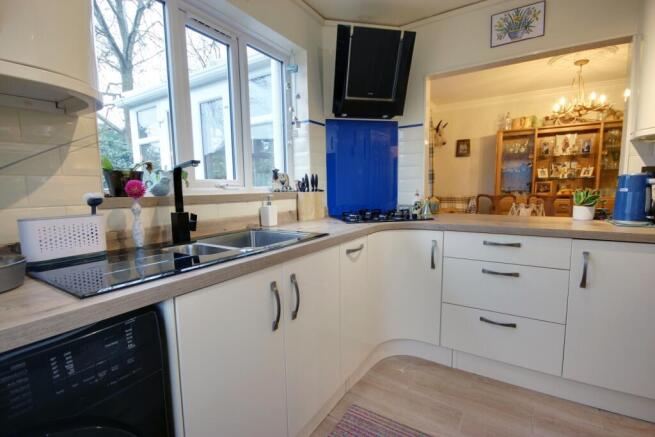 3 bed Semi-Detached for sale Image 7