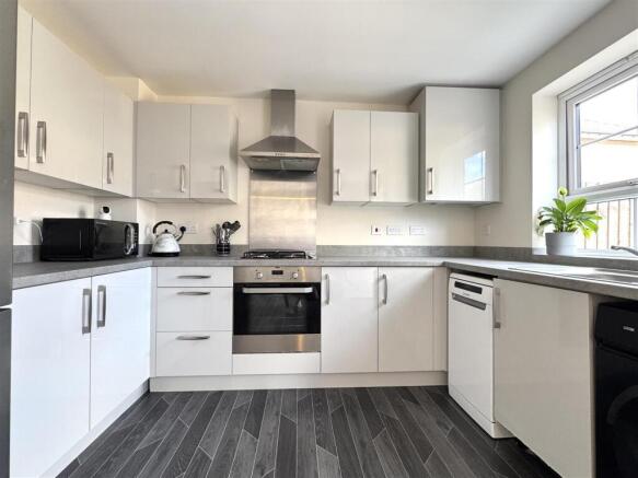3 bed Town House for sale Image 5