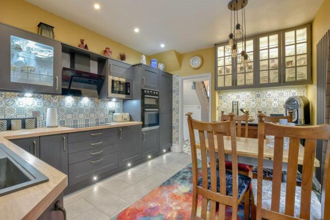 Kitchen / Dining