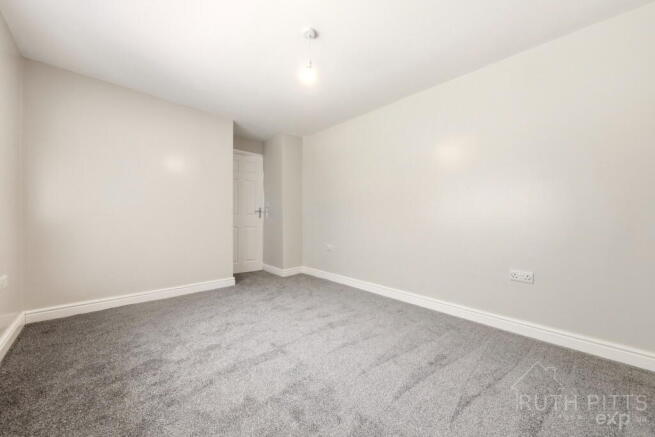 3 bed Semi-Detached for sale Image 12