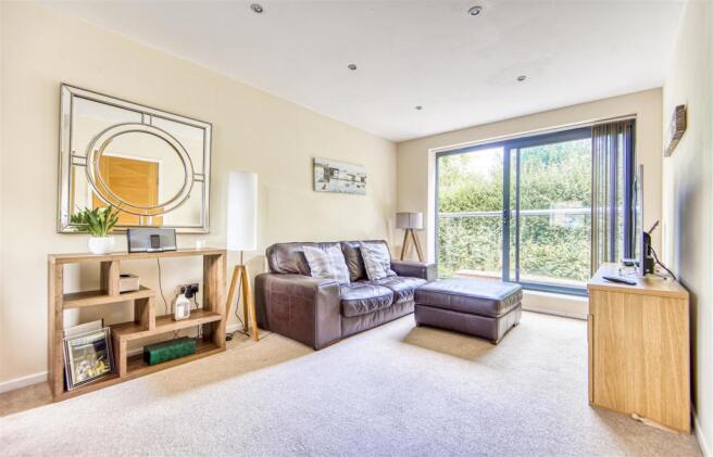 2 Living Room.jpg