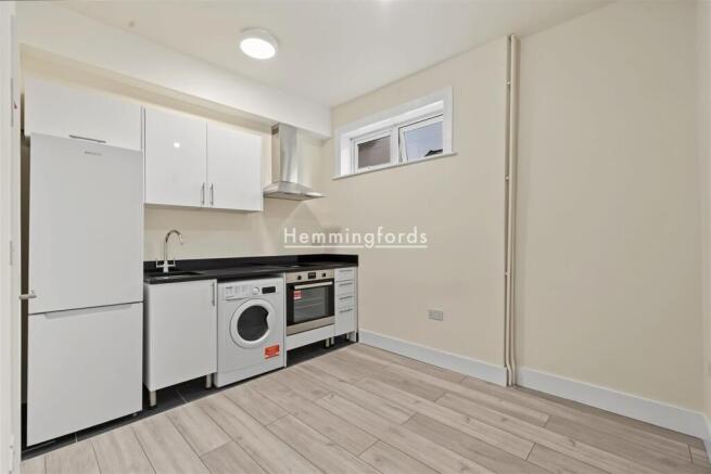 Flat 2, 424 West Green Road N15 3PU-With Watermark