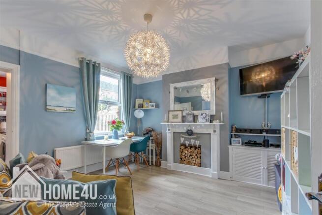 DINING ROOM: