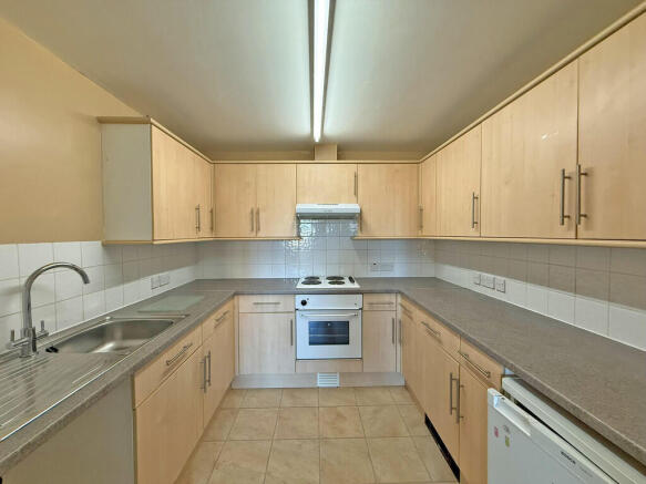 2 bed Apartment for sale Image 4