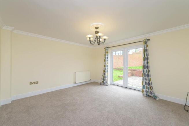 10WestwoodClose_026.jpg