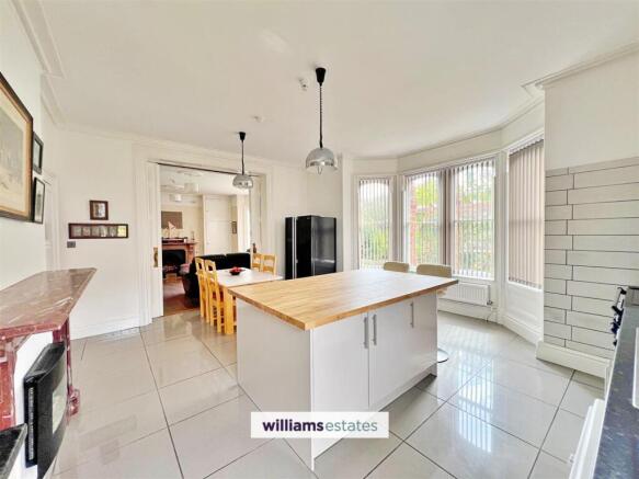 Kitchen / Breakfast Room