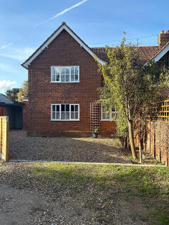 43 blossom lane, theale, RG7 5BE