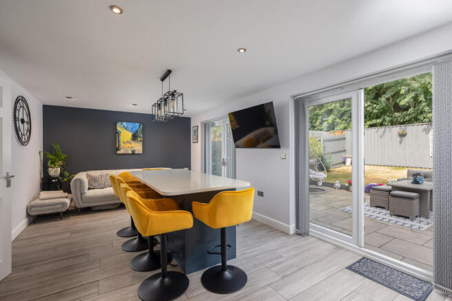 4 bed Detached for sale Image 6
