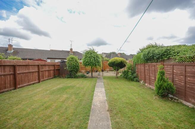 Rear garden pic 3.jpg