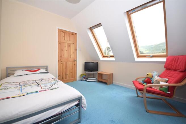 bedroom 3.JPG