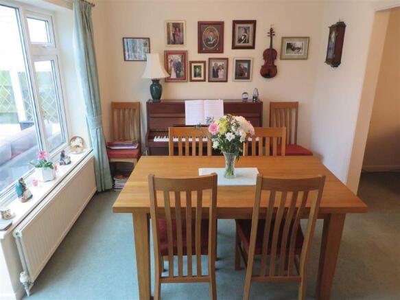 REAR DINING ROOM