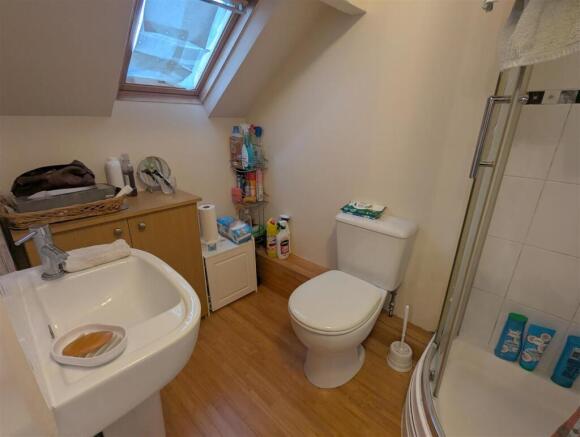 3 bed Semi-Detached for sale Image 10