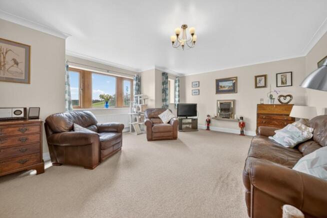 4 bed Detached for sale Image 5