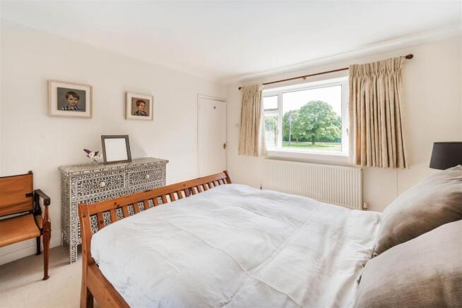 house. estate agent Dunsfold bedroom