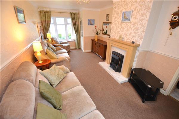 LOUNGE -