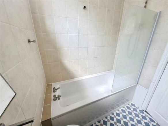 3 bed End of Terrace to rent Image 8