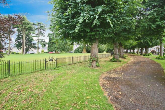 Emscote Lawns