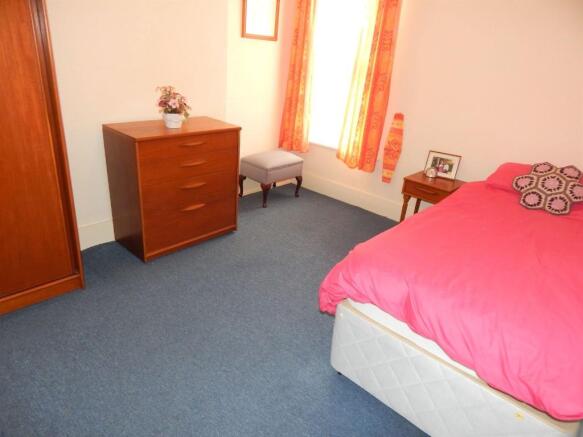BEDROOM 2