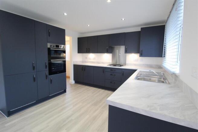 Kitchen 3.jpg