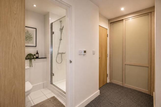 2 bed Apartment to rent Image 7