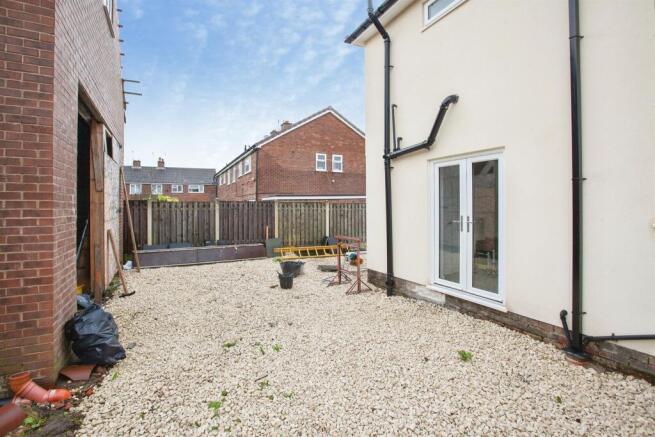 3 bed Semi-Detached for sale Image 10