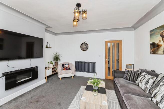 3 bed Terraced for sale Image 2