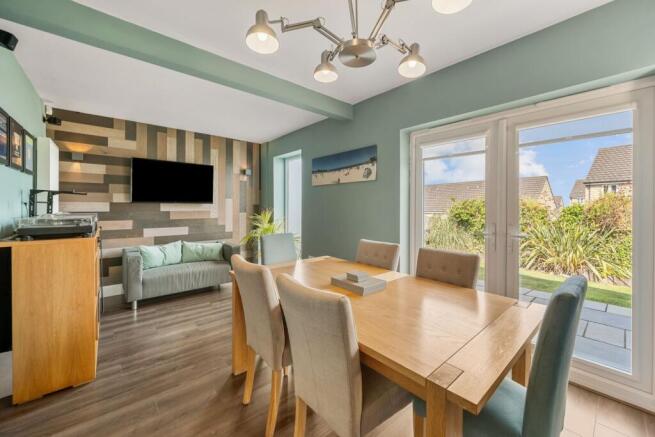 4 bed Detached for sale Image 8