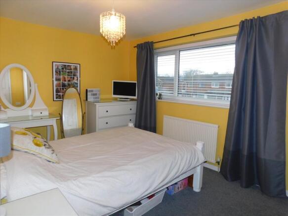 BEDROOM 2