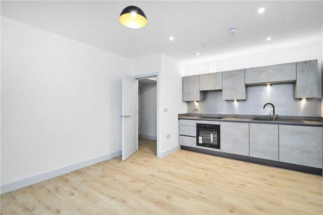 1 bed Apartment to rent Image 6