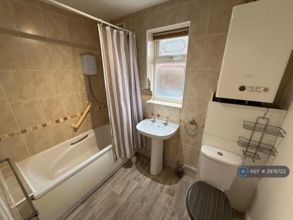 2 bed Flat to rent Image 7