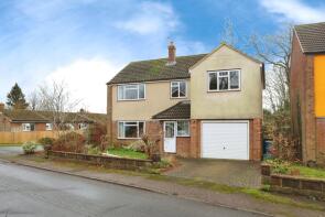 13, Roundlands, Lacey Green HP27 0QL