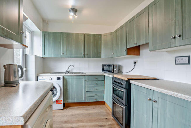 3 bed Semi-Detached for sale Image 4