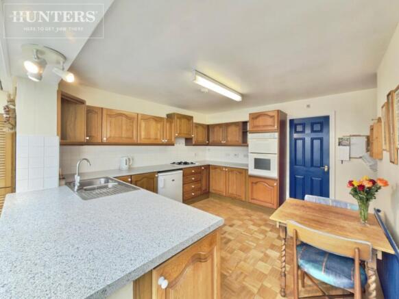 4 bed Detached for sale Image 4