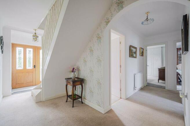 5 bed Detached for sale Image 5