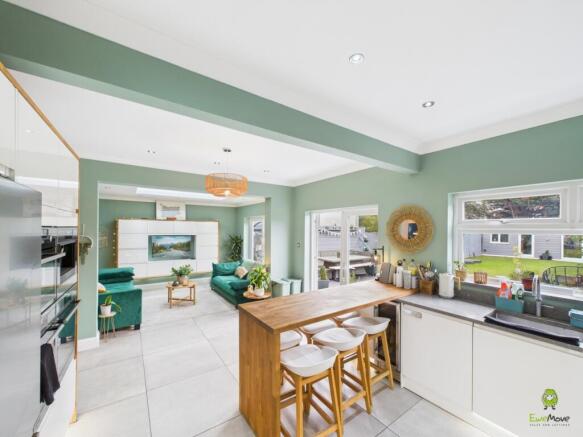 CAM02615G0-PR0125-STILL016