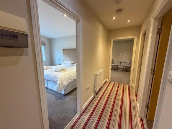 Apt 1 Waterfront-9.jpg