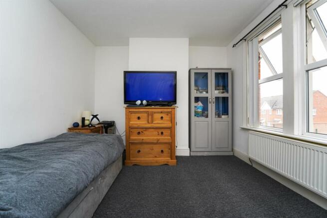 Bed 1.jpg