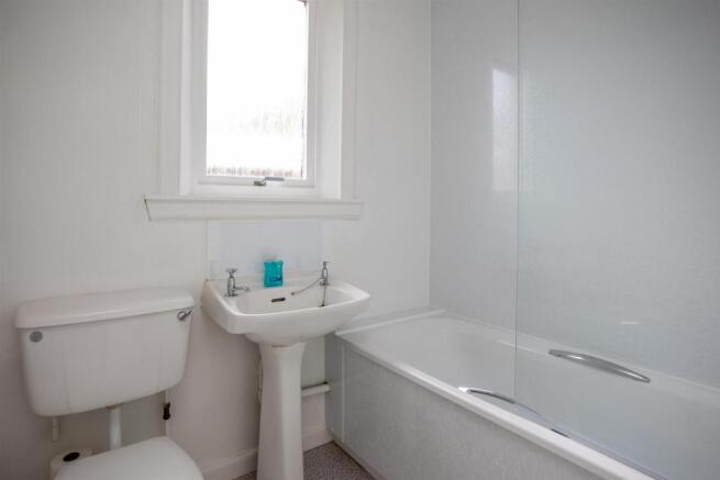 1-croft-road-bathroom.jpg