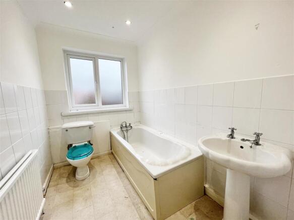 Bathroom.jpg