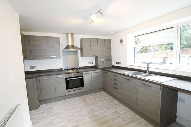 3 bed Semi-Detached for sale Image 8