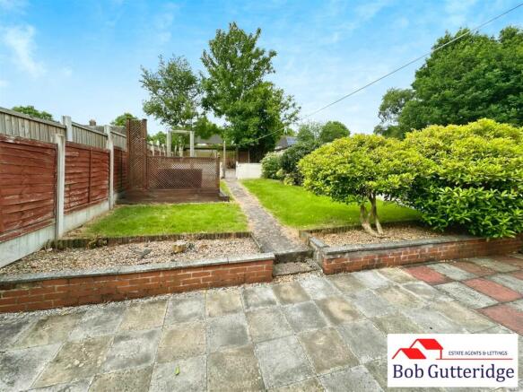 ENCLOSED REAR GARDEN