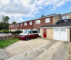 52, Mitchell Avenue, Hartley Wintney, Hook RG27 8HG