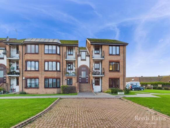 2 bed Apartment for sale