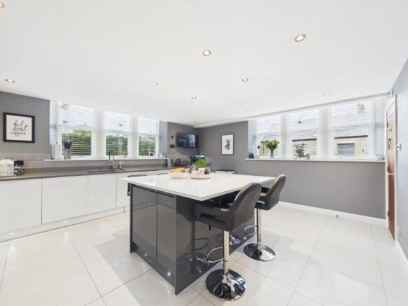 3 bed House for sale Image 11