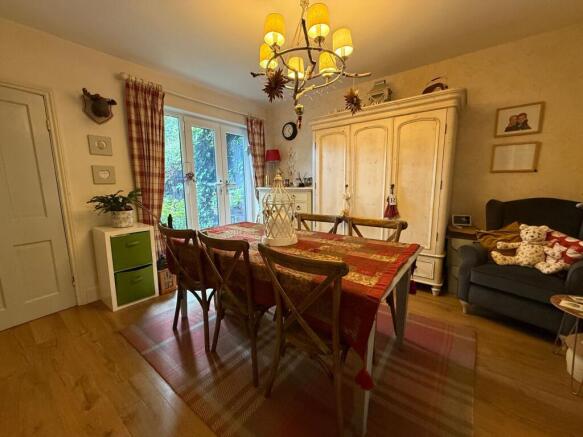 3 bed Semi-Detached for sale Image 7
