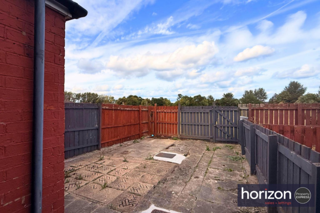 3 bed Terraced for sale Image 12
