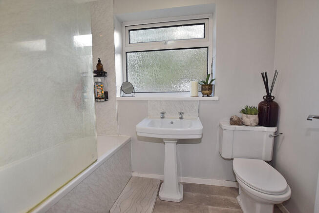 2 bed Semi-Detached Bungalow for sale Image 10
