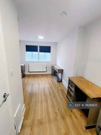 1 bed House Share to rent Image 6