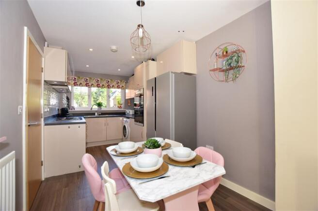 Kitchen/ Breakfast Area
